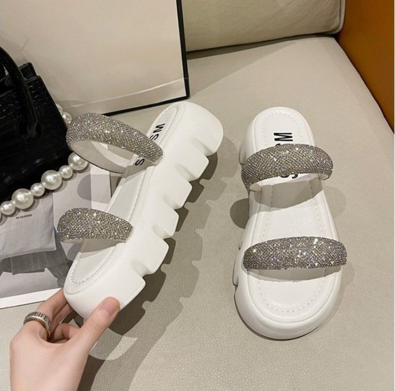 2024 Letnie Nowe Damskie Sandały I Kapcie Buty W Jednym Kształcie Rhinestone Zielone Platformy Dno I