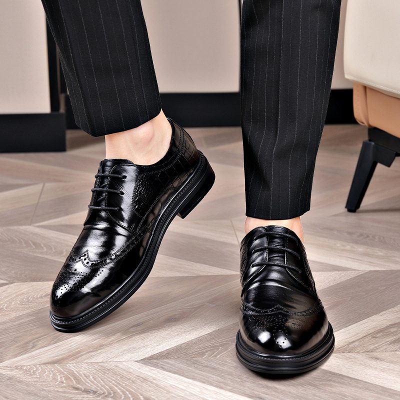 2024 Nowe Klasyczne Buty Brogue Rzeźbione Męskie Odzież Wizytowa Business Casual Czarne Krowy Formalne