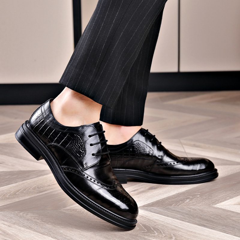 2024 Nowe Klasyczne Buty Brogue Rzeźbione Męskie Odzież Wizytowa Business Casual Czarne Krowy Formalne