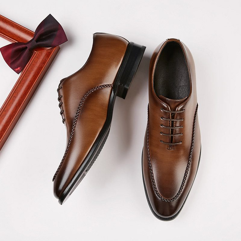 2024 Nowa Sukienka Biznesowa Buty Męskie Retro Młodzieżowe Gentleman Oxford Derby Shoes